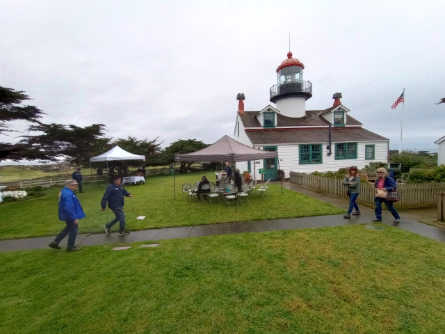 docents scrambling to get ready