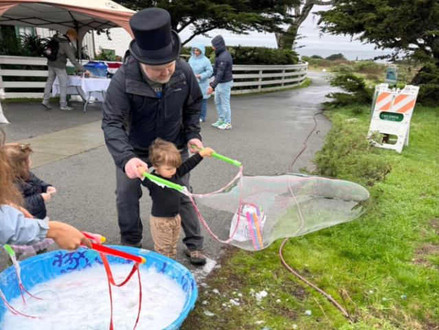 Dann and son do bubbles